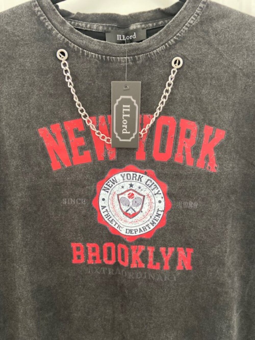 Illord Distressed “New York Brooklyn” Tee w/ Removable Chain One Size Streetwear
